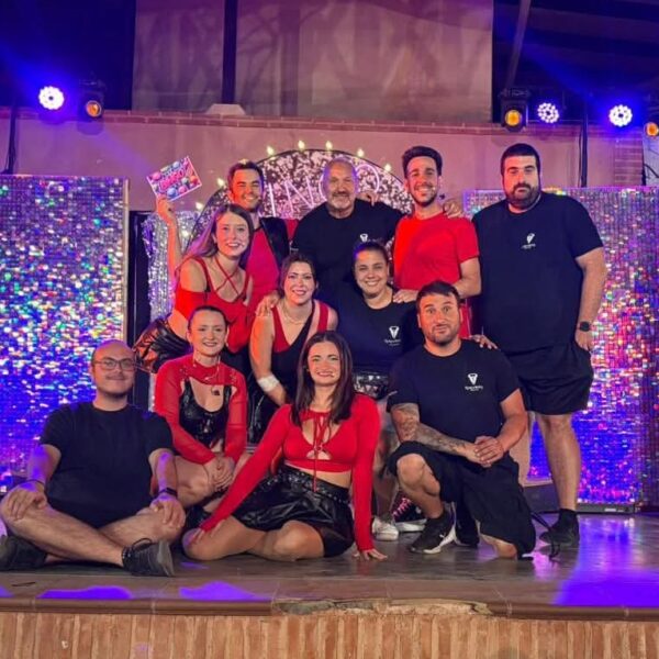 Fiesta y bingo en el escenario: La noche lúdica del Auditorio con ‘1,2,3 Bingo’