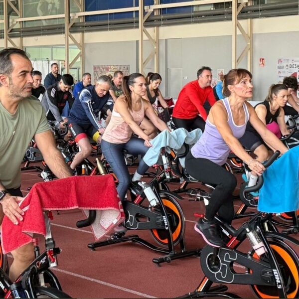 Medio millar de ciclistas unen fuerzas en el Segundo Desafío Ciclo Indoor 12 Horas 2.0 por la Solidaridad