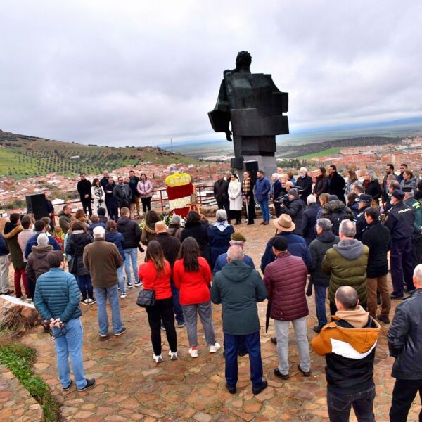 Ceremonia de Tributo en Puertollano: Ofrenda Floral en el Cerro de Santa Ana en Honor a los Mineros