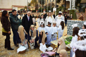 El colegio Salesiano se transforma en escenario bíblico con la participación de 300 escolares en un emotivo belén viviente