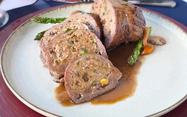 Emcesa viste de gala el lineal cárnico con sus Rellenos de Navidad 2025
