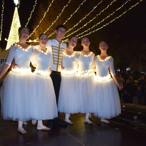 Espectáculo Aéreo Teatral Ilumina Puertollano en un Deslumbrante Festejo Navideño
