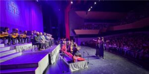 Éxito rotundo en Puertollano: el Auditorio se rinde ante la zambomba navideña de “Así canta Jerez por Navidad”