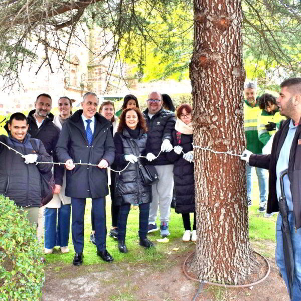 Iluminando la Comunidad: La Colaboración de la Fundación Fuente Agria y Fertiberia Embellece la Parroquia de la Asunción