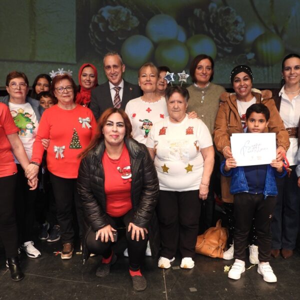 La Gala de Navidad de Puertollano se Ilumina con el Talento Musical de Más de 300 Estudiantes de Educación Básica de Adultos