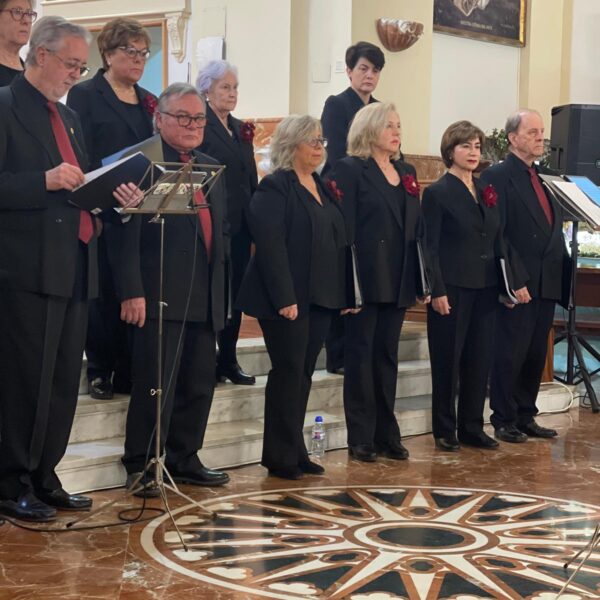La Parroquia de Nuestra Señora de Gracia se Ilumina con el Encanto de la Navidad al Ritmo de la Coral Polifónica de Puertollano