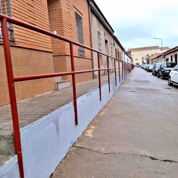 Renovación Urbana: El Ayuntamiento Actualiza Semáforos y Mejora la Seguridad en La Rincona y el Estadio Sánchez Menor