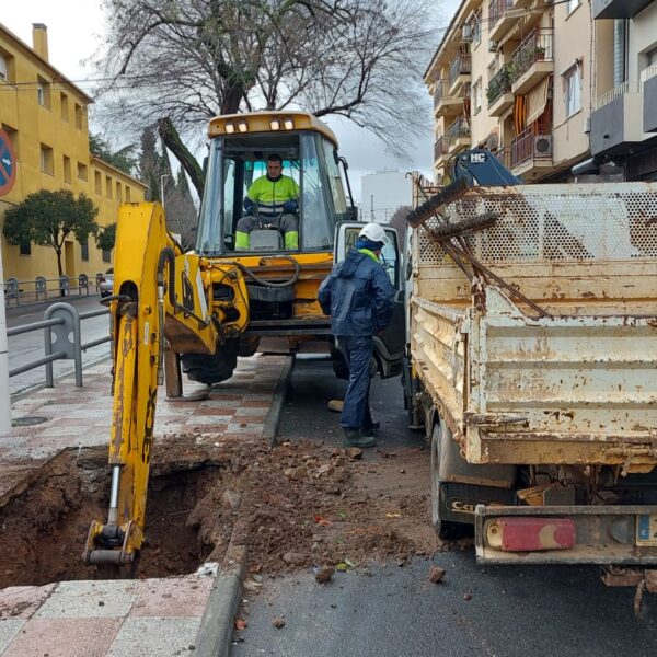 Colapso hídrico en la barriada 630 debido a quintuple avería en la red de suministro de agua
