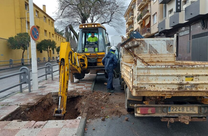 Colapso hídrico en la barriada 630 debido a quintuple avería en la red de suministro de agua