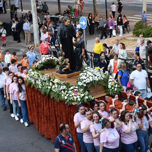 Conmemoración de San Juan Bosco en Salesianos: Jornada de Festividades Escolares, Chocolatada, Eucaristía y Distribución del ‘Bosquito’