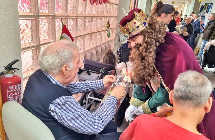 Emotivo encuentro en la Fundación Fuente Agria: Residentes y empleados celebran con alegría la visita de los Reyes Magos