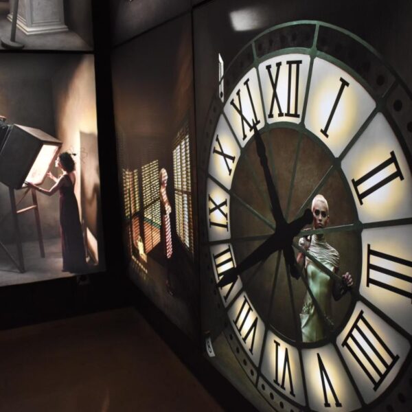 Eugenio Recuenco ofrecerá una visita guiada personal de su exposición ‘365º’ en el prestigioso Museo García Rodero