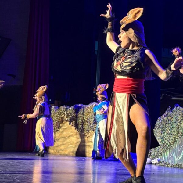 Éxito rotundo del musical «De Simba a Kiara: El Tributo al Rey León» con mil asistentes en el Auditorio Municipal