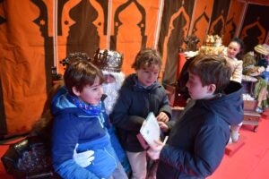 Los Reyes Magos de Puertollano: Emisarios de Ilusión Recogen las Cartas y Deseos de los Pequeños