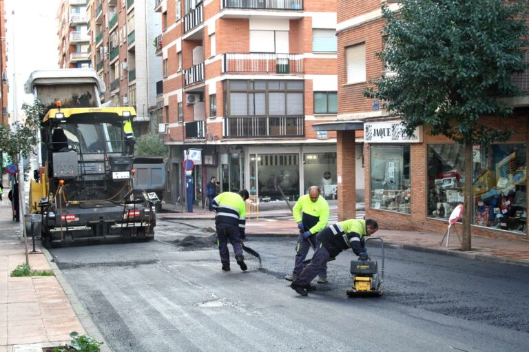 Plan de Mejora Urbana: El Ayuntamiento anuncia la renovación del asfaltado en más de 30 calles de distintas barriadas