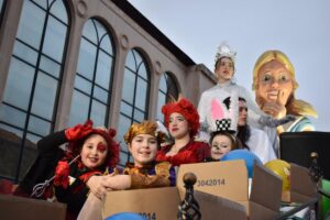 Puertollano se viste de ilusión y bullicio contra el frío para dar la bienvenida a los Reyes Magos