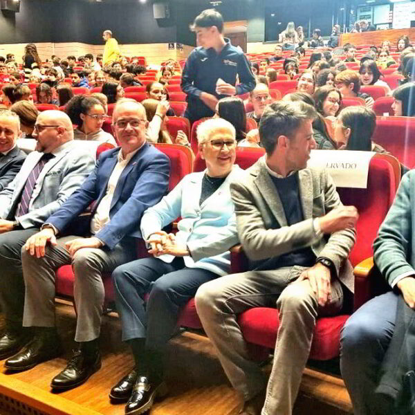 Concientización y Prevención: Estudiantes de Puertollano exploran las dinámicas del acoso escolar y la autolisis