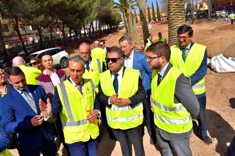 El Paseo del Bosque alcanza el punto medio de su renovación con miras a finalizar en septiembre