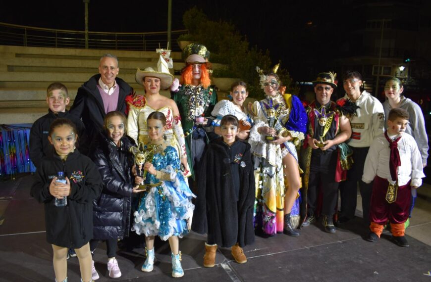 «Los Perchas», «Sueños del Arte» y «Meraki Soul» Triunfan en el Concurso Nacional de Carrozas y Comparsas de Carnaval con Premios Especiales