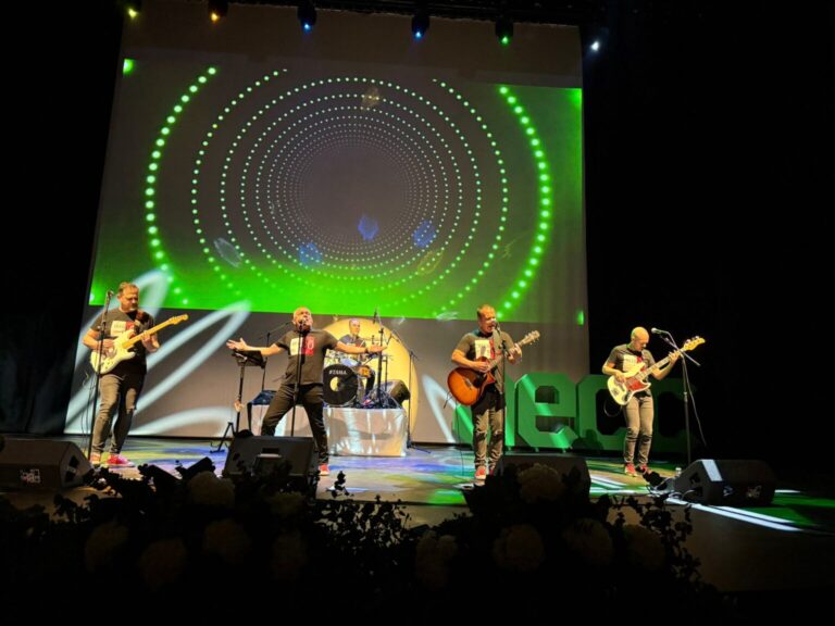 Una velada de Alegría y Solidaridad: La IV Gala Benéfica de Música y Humor Reúne a Más de 600 Asistentes en Apoyo a la Lucha Contra el Cáncer