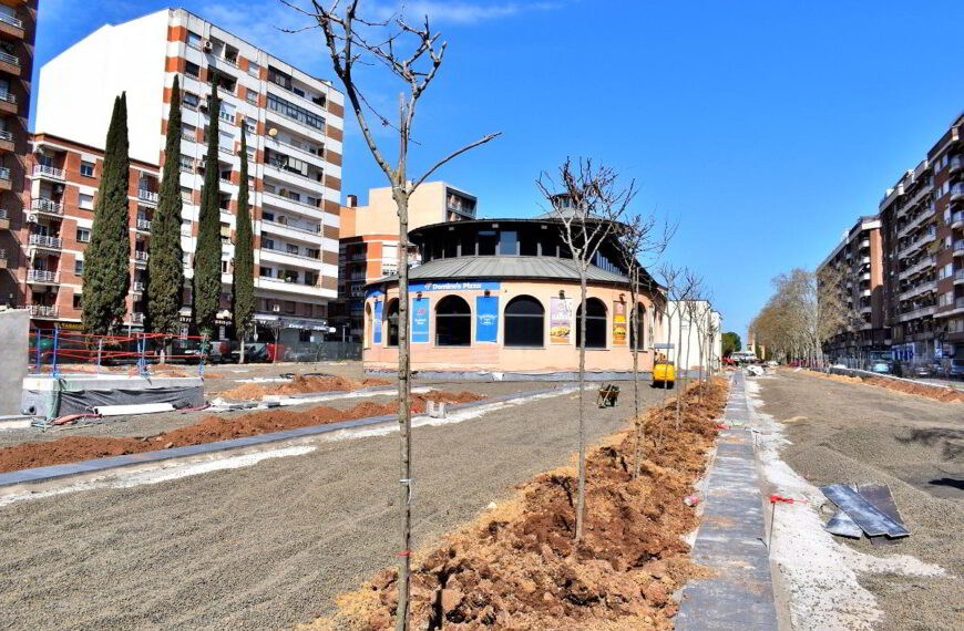 Inicia la Renovación Verde con la Plantación de 410 Árboles en el Paseo del Bosque