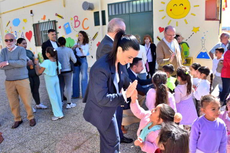 El Colegio Doctor Limón Aspira a un Nuevo Parque Infantil y Espacios de Convivencia