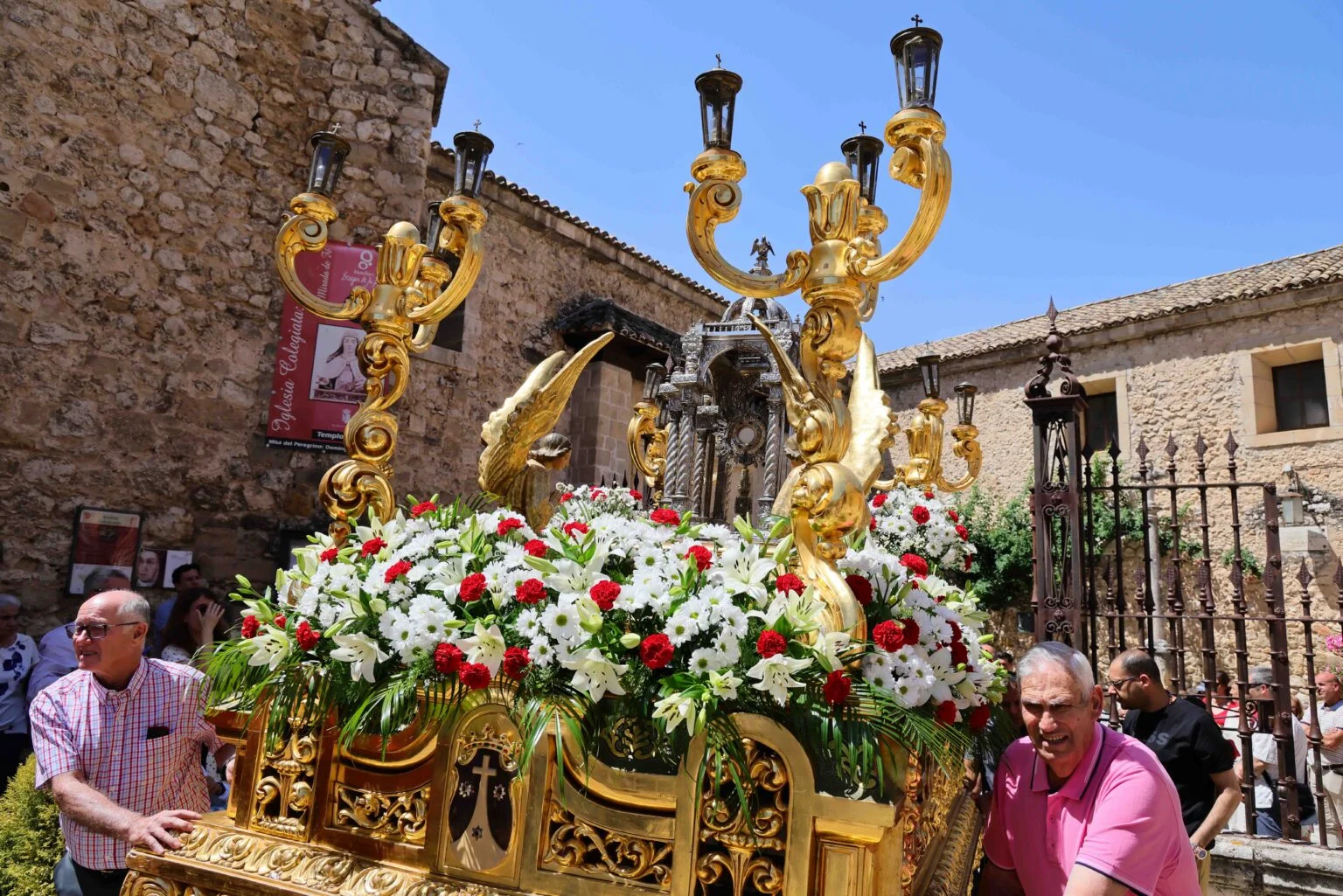 Pastrana renueva una tradición centenaria en la celebración de su histórico Corpus Christi