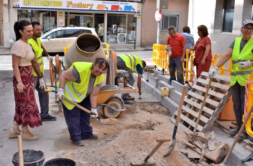 Transformando la Ciudad: Ochenta Profesionales Desempleados Impulsan el Empleo a Través de Iniciativas Municipales y de la Diputación Provincial