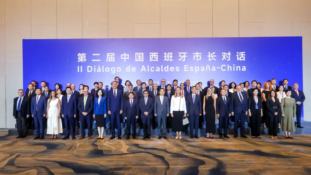 El alcalde de Puertollano, Miguel Ángel Ruiz, interviene en el II Diálogo de Alcaldes España-China en Yantai