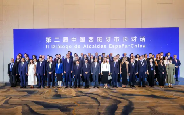 El alcalde de Puertollano, Miguel Ángel Ruiz, interviene en el II Diálogo de Alcaldes España-China en Yantai