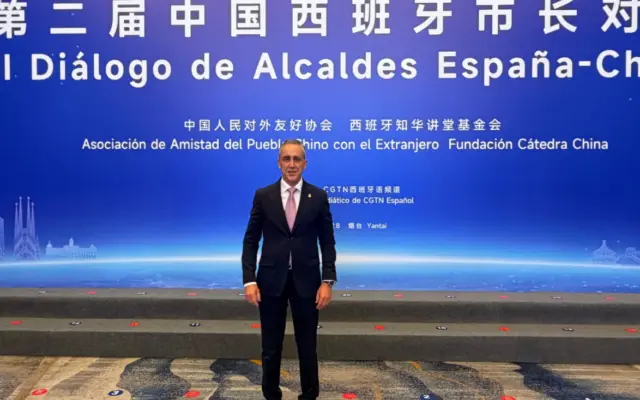 Miguel Ángel Ruiz durante su participación institucional en China