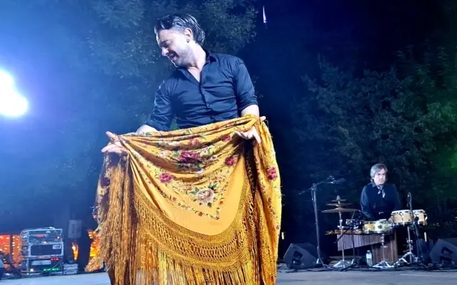 El bailaor José Carlos Ledesma durante su actuación en la Concha de la Música de Puertollano