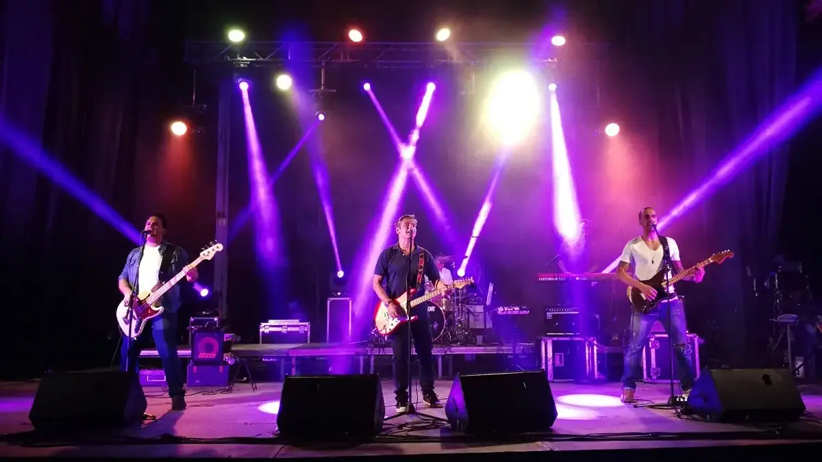 El grupo Modestia Aparte durante una actuación en directo