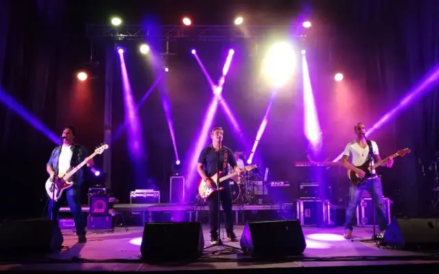 El grupo Modestia Aparte durante una actuación en directo