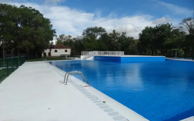 Instalaciones renovadas de la piscina de la Dehesa Boyal en Puertollano