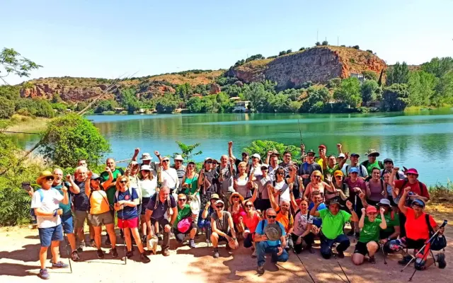 Grupo de senderistas del Patronato Municipal de Deportes durante una ruta por el entorno natural