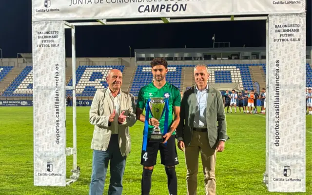 Jugadores del Calvo Sotelo Puertollano en el Trofeo 25 Años CMM ante el Talavera
