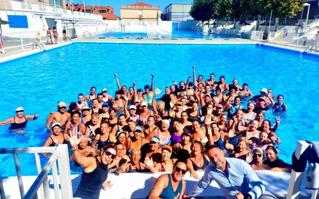 Participantes en un curso de aquafitness en la piscina María Luisa Cabañero de Puertollano