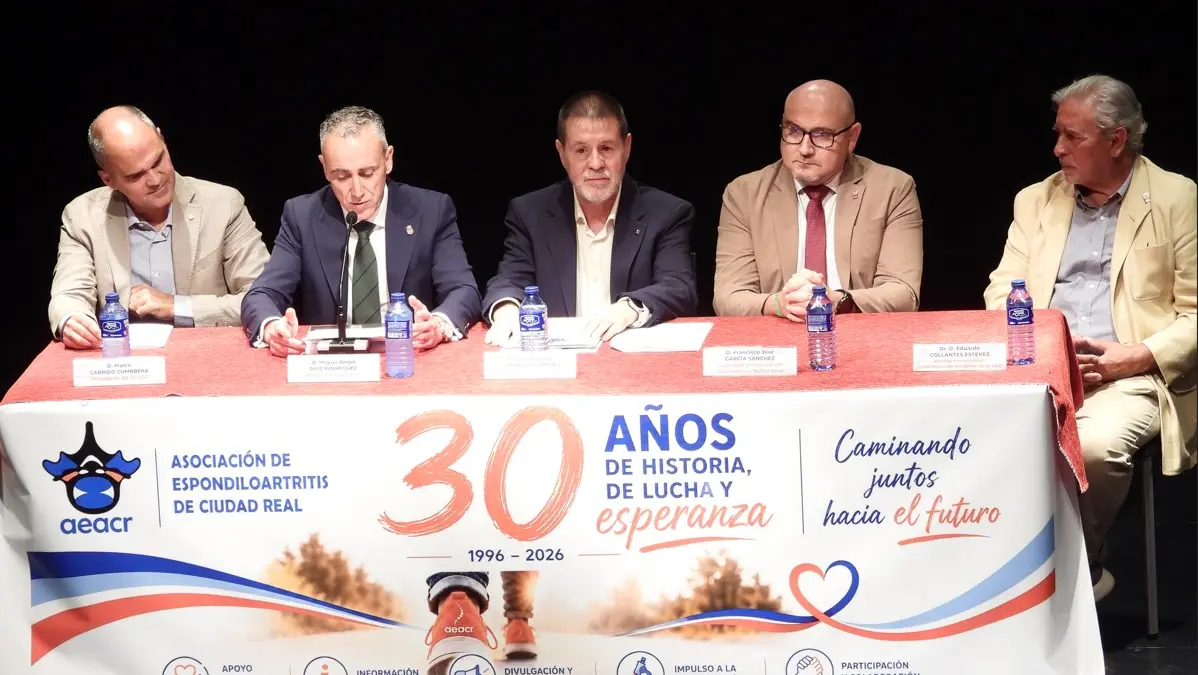 Acto conmemorativo del 30 aniversario de la Asociación de Espondiloartritis en el Auditorio Municipal de Puertollano