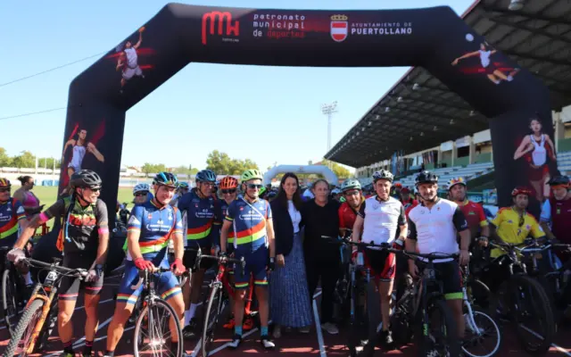 Participantes en el XIV Día de la Bicicleta de Puertollano por las calles de la ciudad