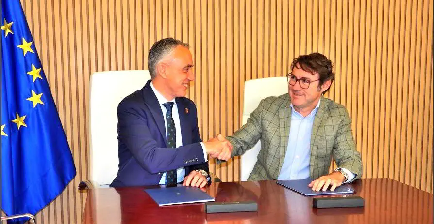 El alcalde de Puertollano y el presidente de la Cámara de Comercio firman el convenio del vivero de empresas
