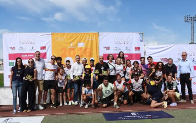 Corredores en la salida de la XXII Media Maratón Ciudad de Puertollano