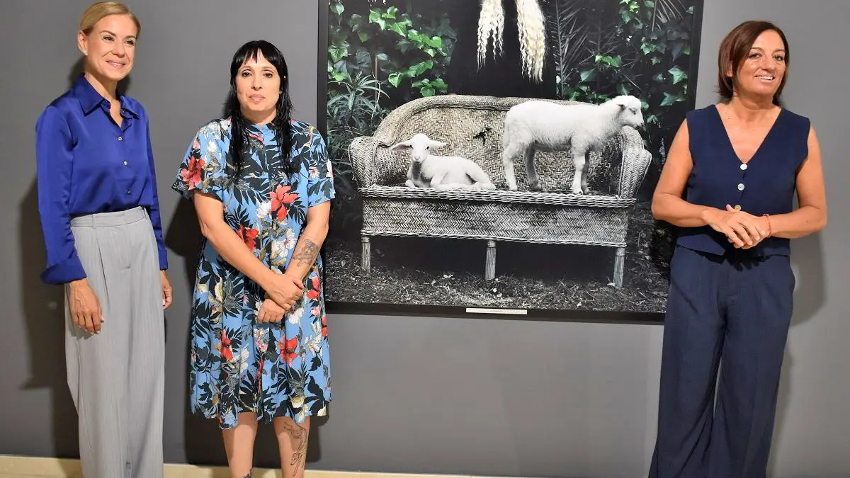 Estela de Castro en la inauguración de su exposición Retratos de familia en el Museo Cristina García Rodero