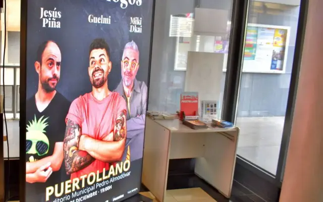 Pantalla informativa led instalada en un edificio municipal de Puertollano