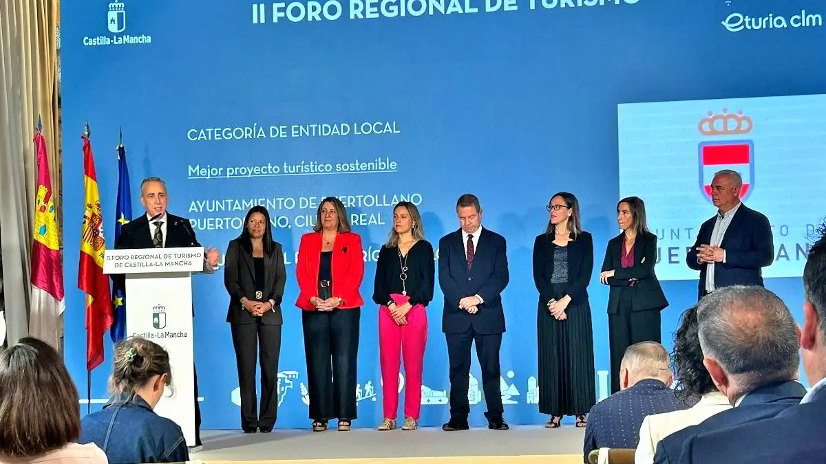 Entrega del reconocimiento a Puertollano como mejor Proyecto Turistico Sostenible