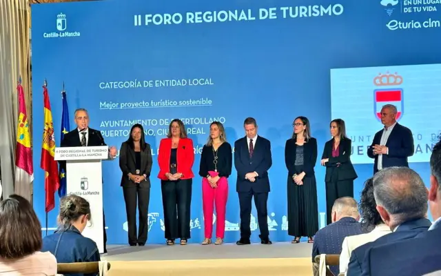 Entrega del reconocimiento a Puertollano como mejor Proyecto Turistico Sostenible