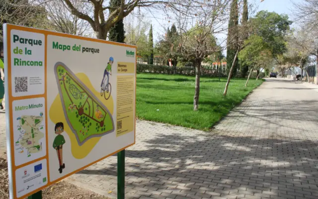 Zona verde del parque de La Rincona en la barriada Fraternidad de Puertollano