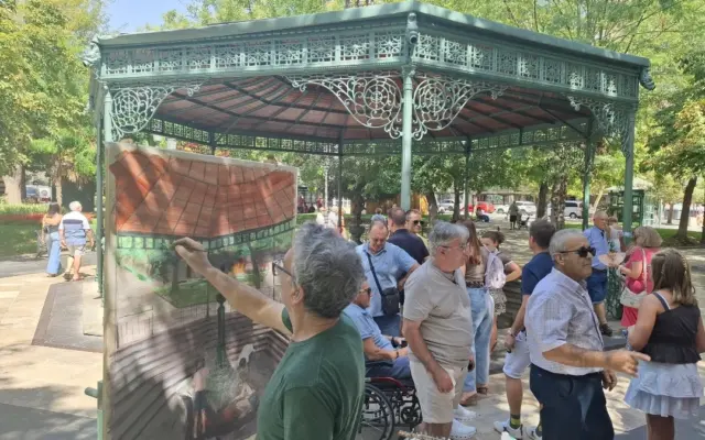 Artistas pintan escenas urbanas de Puertollano durante el III Certamen de Pintura Rápida