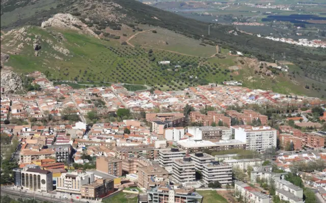 Obras en la red de abastecimiento de agua de la barriada Fraternidad en Puertollano