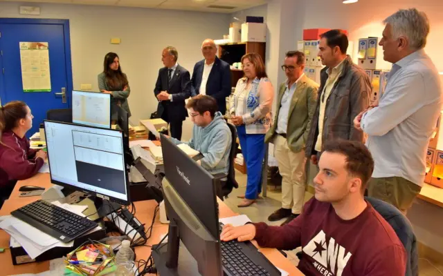 Visita institucional al proyecto de digitalización municipal con personas con discapacidad